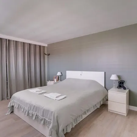 Spacious Family With Swimming Pool Szálloda 3*
