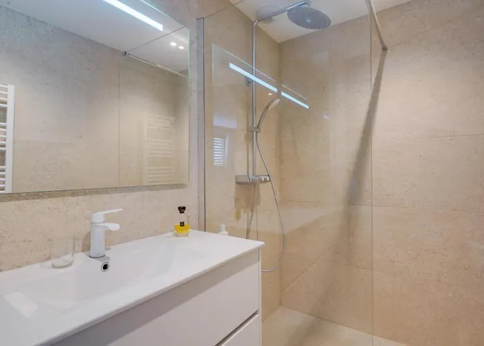 Spacious Family With Swimming Pool Hotel Bordeaux