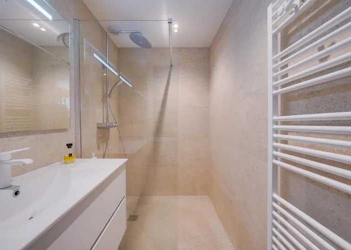 Hotel Spacious Family With Swimming Pool Bordeaux