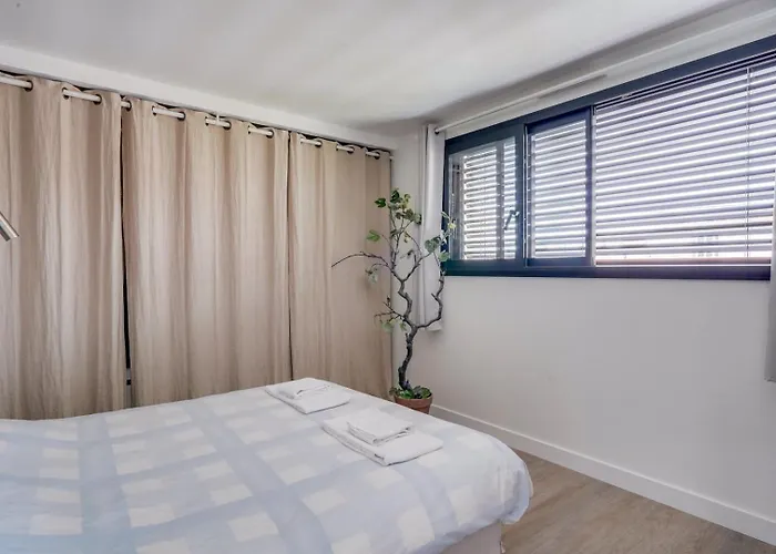 Hotel Spacious Family With Swimming Pool 3*
