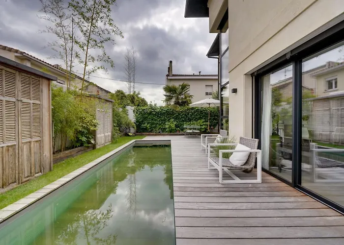 Hotel Spacious Family With Swimming Pool