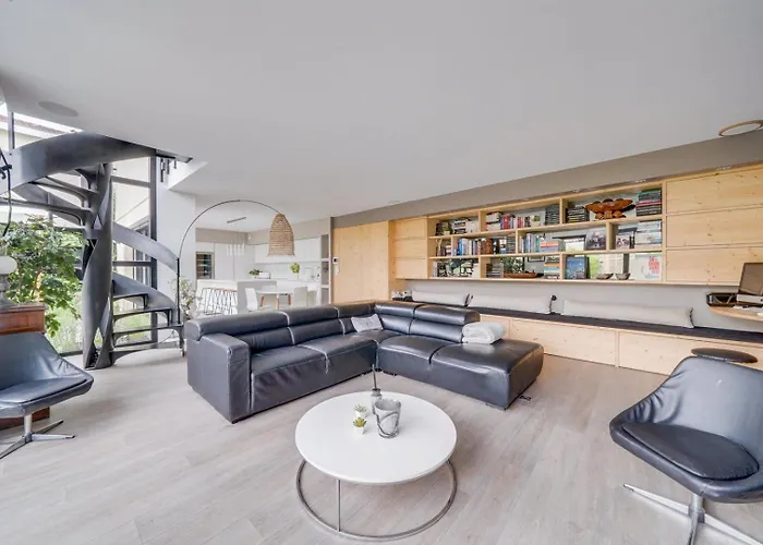 Spacious Family With Swimming Pool