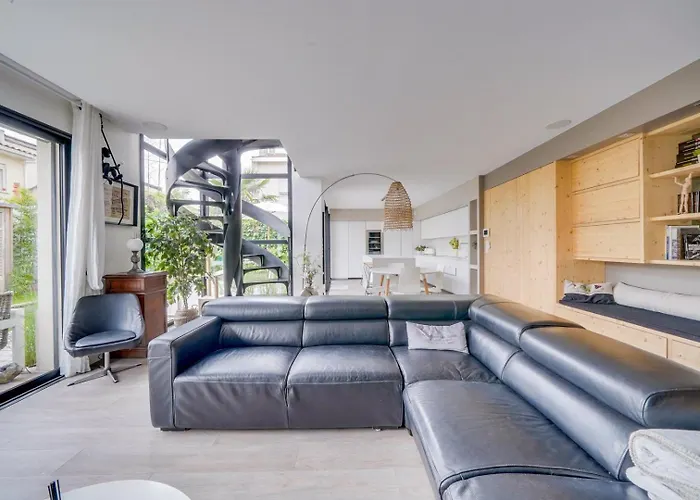 Spacious Family With Swimming Pool Hotel