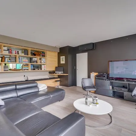 Spacious Family With Swimming Pool 보르도