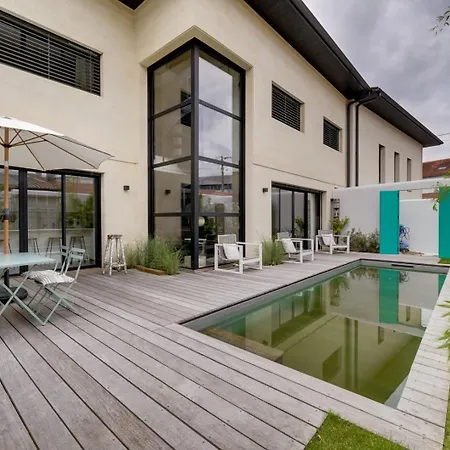 Spacious Family With Swimming Pool
