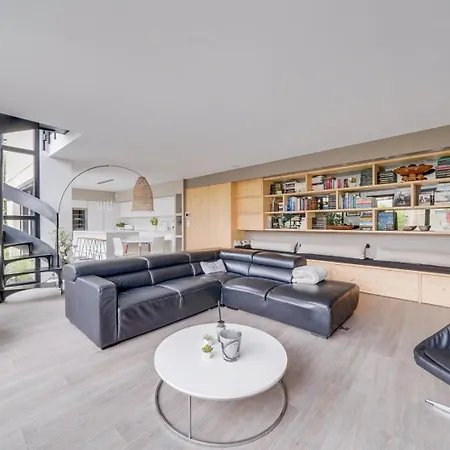 Spacious Family With Swimming Pool